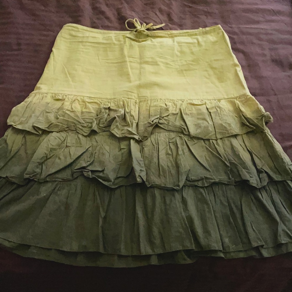 Green ombré, ruffle, knee-length skirt; lightly worn; size ~ M/L